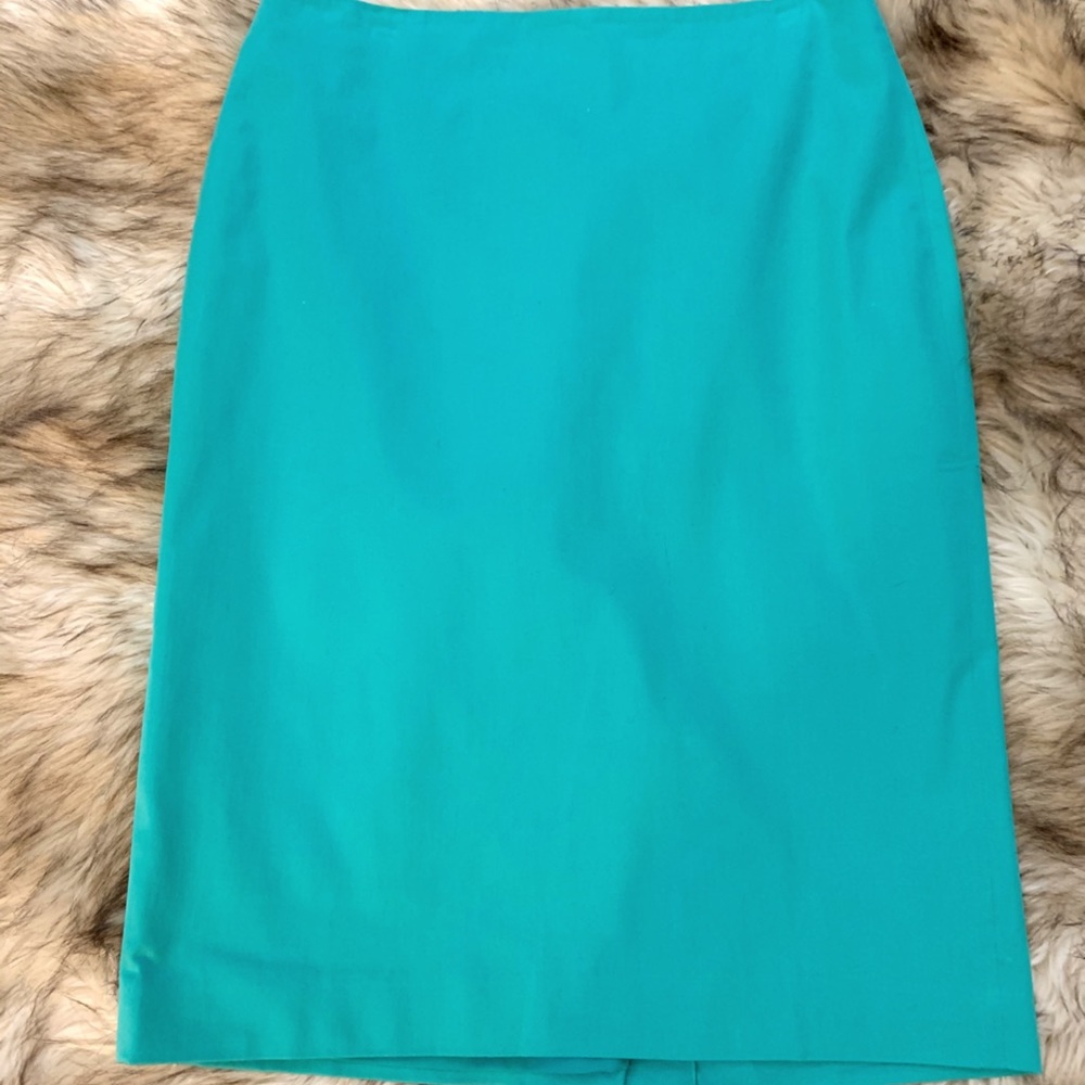 Sale & Clearance!! Ann Taylor Pencil Skirt 🥰❣️